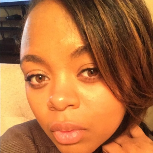 Meet your Posher!!! - Picture 4 of 5